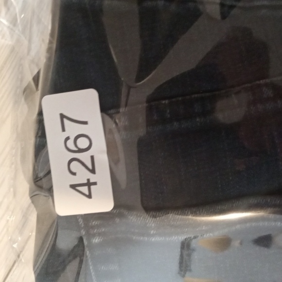 Good American Good Waist Crop Raw Hem Blue Womens Jeans Size 15 - Picture 9 of 9